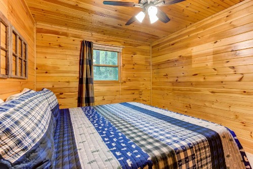 Coffee Creek Cabin - image 6
