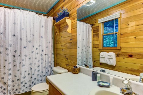 Coffee Creek Cabin - image 7