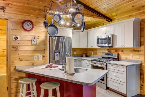 Coffee Creek Cabin - image 9