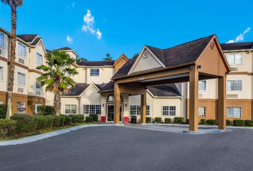 Red Roof Inn PLUS+ & Suites Savannah – I-95 - image 1