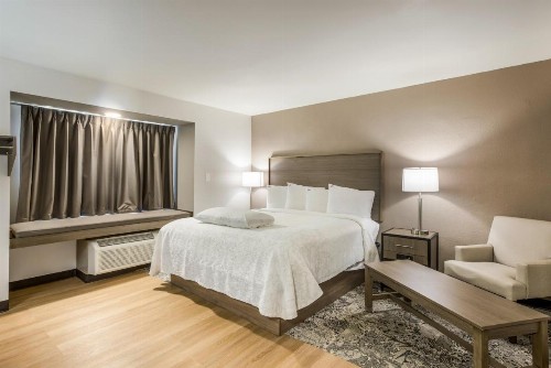 Red Roof Inn PLUS+ & Suites Savannah – I-95 - image 23