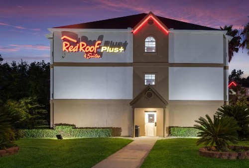 Red Roof Inn PLUS+ & Suites Savannah – I-95 - image 24