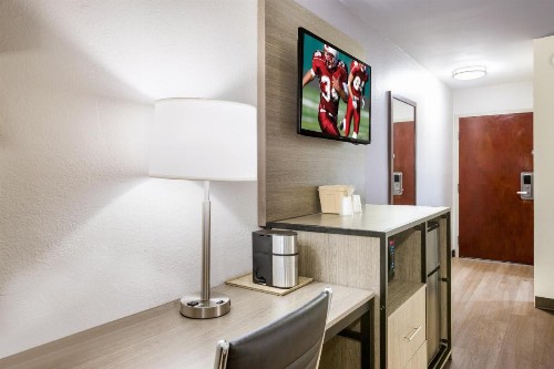 Red Roof Inn PLUS+ & Suites Savannah – I-95 - image 30