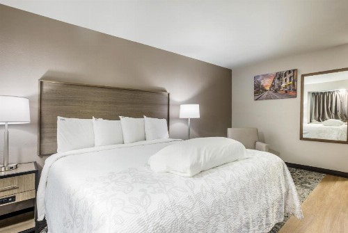 Red Roof Inn PLUS+ & Suites Savannah – I-95 - image 36