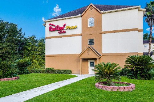 Red Roof Inn PLUS+ & Suites Savannah – I-95 - image 39
