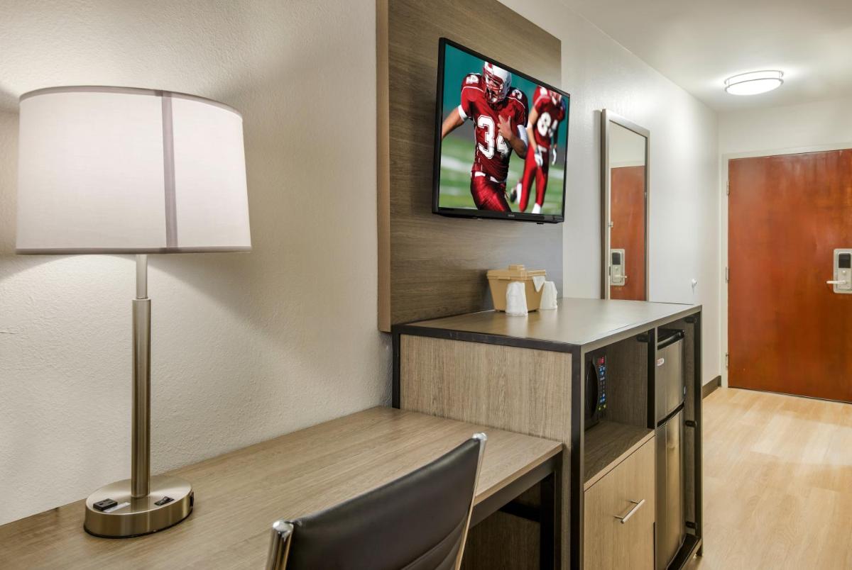 Red Roof Inn PLUS+ & Suites Savannah – I-95 - image 6