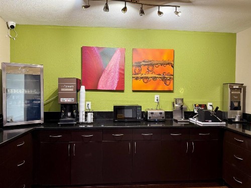 Sleep Inn Savannah Gateway I-95 - image 2