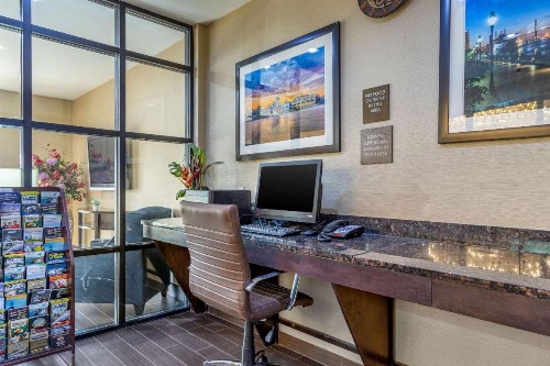 Comfort Suites Gateway - image 13
