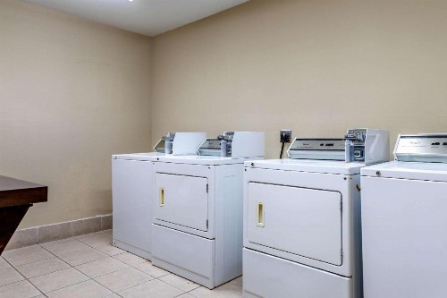 Comfort Suites Gateway - image 17