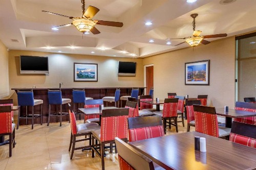 Comfort Suites Gateway - image 6