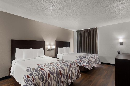 Red Roof Inn & Suites Savannah Airport - image 2