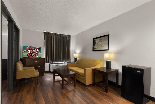 Red Roof Inn & Suites Savannah Airport - image 27