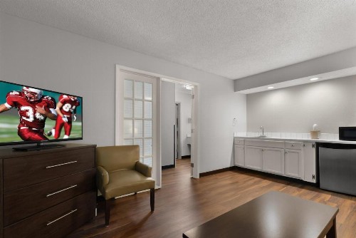 Red Roof Inn & Suites Savannah Airport - image 39