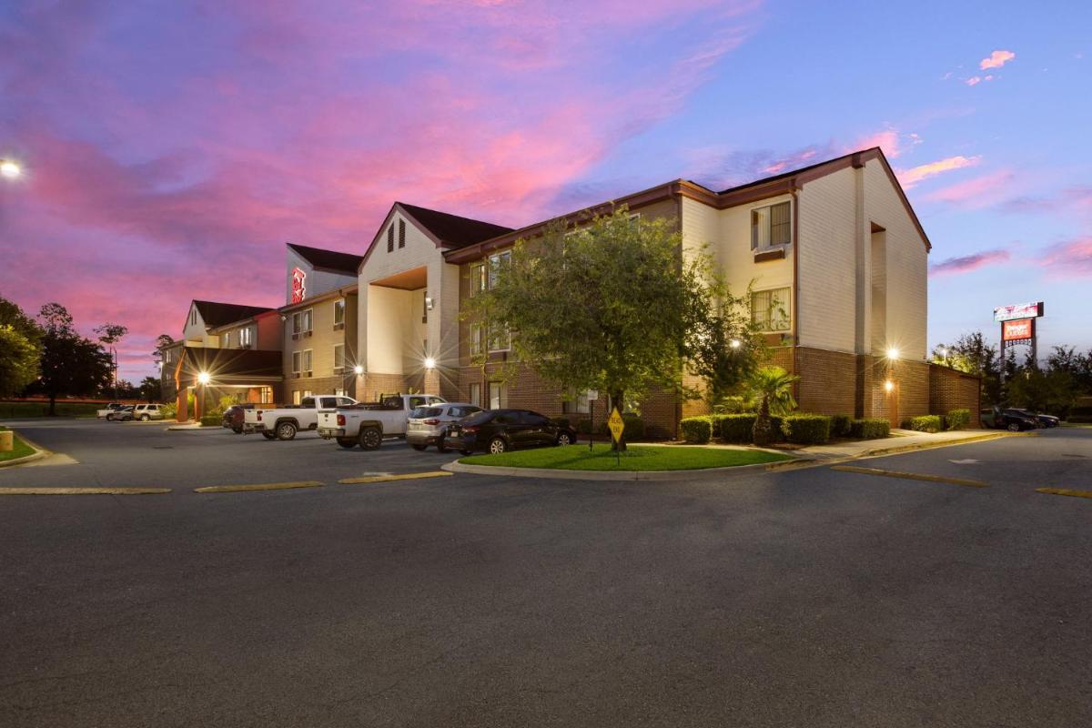 Red Roof Inn & Suites Savannah Airport - image 6
