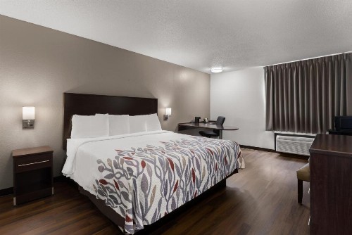 Red Roof Inn & Suites Savannah Airport - image 8
