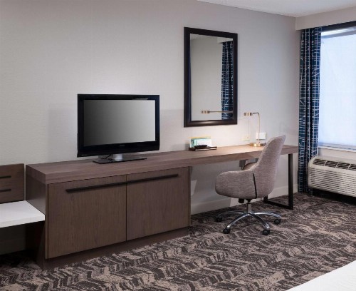 Hilton Garden Inn Savannah Airport - image 10