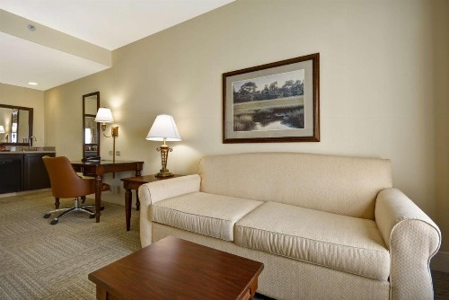 Hampton Inn & Suites Savannah Historic District - image 18