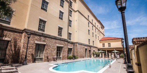 Hampton Inn & Suites Savannah Historic District - image 3