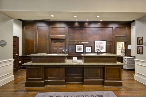 Hampton Inn & Suites Savannah Historic District - image 4