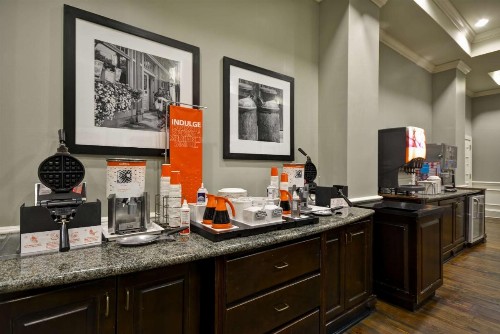Hampton Inn & Suites Savannah Historic District - image 47