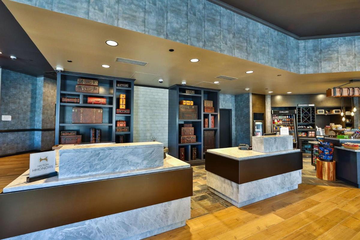 Hilton Garden Inn Savannah Historic District - image 6