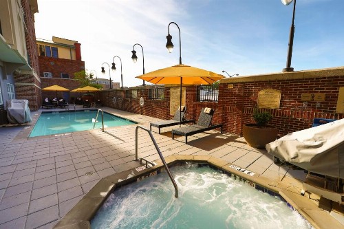 Hilton Garden Inn Savannah Historic District - image 9