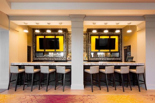 DoubleTree by Hilton Historic Savannah - image 20