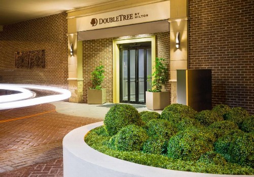 DoubleTree by Hilton Historic Savannah - image 23