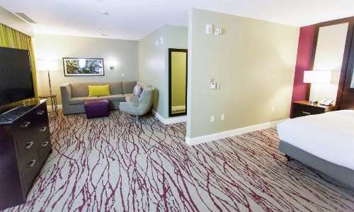 DoubleTree by Hilton Historic Savannah - image 44