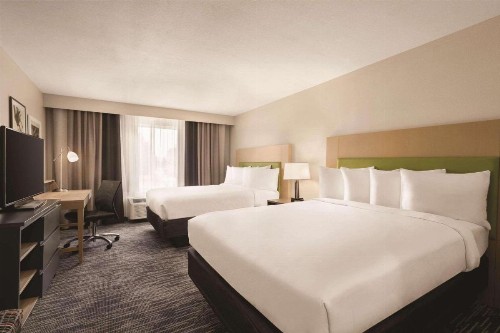Country Inn & Suites by Radisson Savannah Midtown GA - image 3