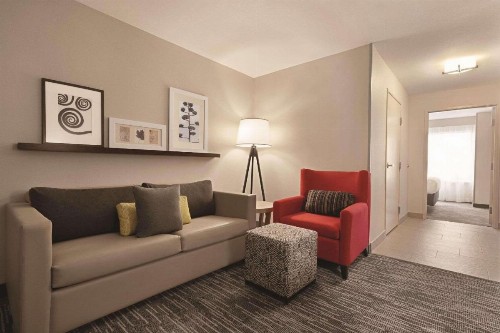 Country Inn & Suites by Radisson Savannah Midtown GA - image 6