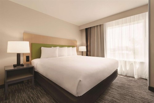 Country Inn & Suites by Radisson Savannah Midtown GA - image 9