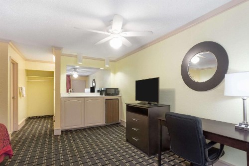 Days Inn by Wyndham Savannah Airport - image 19