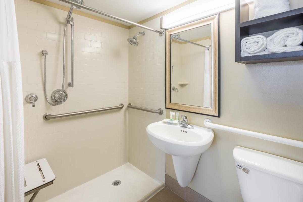 Staybridge Suites Savannah Historic District an IHG Hotel - image 2