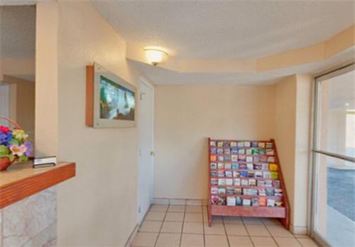 Americas Best Value Inn-Savannah - image 4