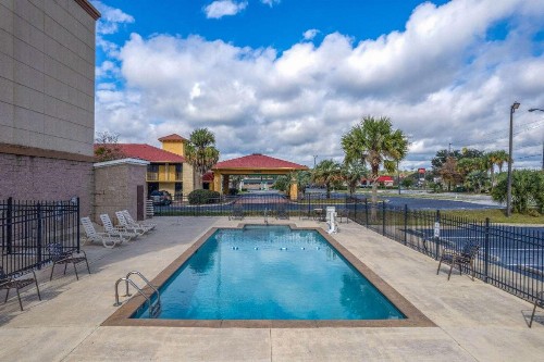 Baymont by Wyndham Savannah South - image 17