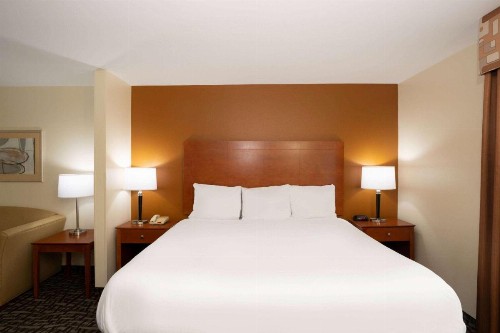 Baymont by Wyndham Savannah South - image 32