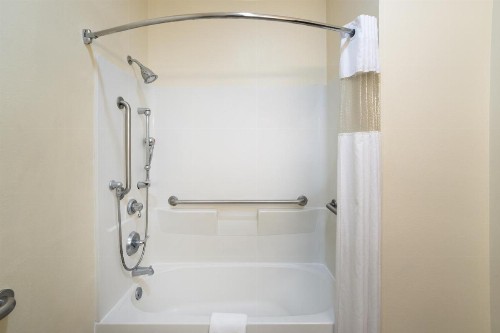 Baymont by Wyndham Savannah South - image 44