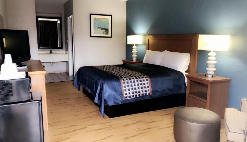 Relax Inn Savannah - image 19