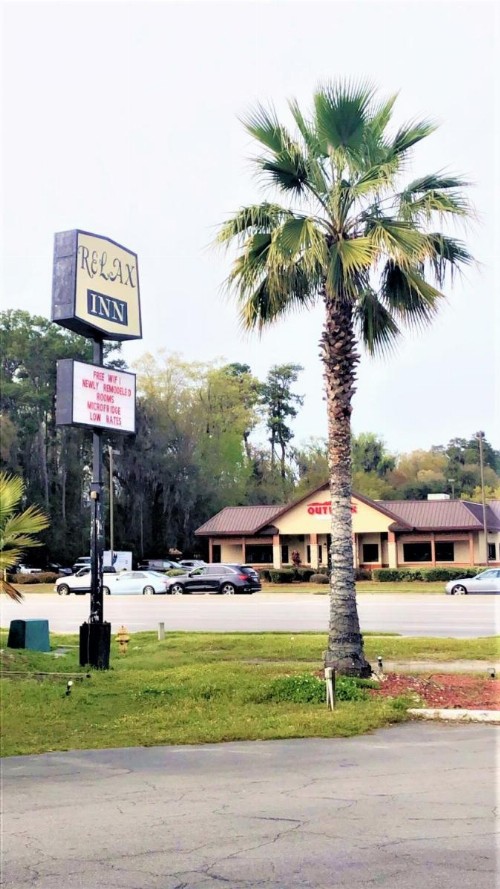 Relax Inn Savannah - image 7