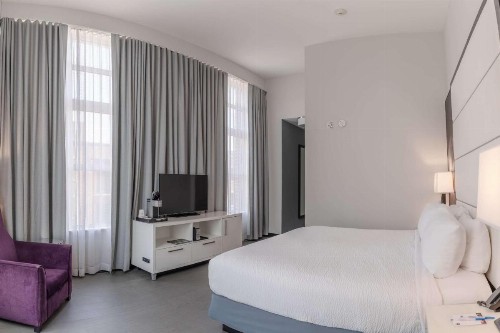 TRYP by Wyndham Savannah - image 40