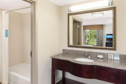 Hampton Inn And Suites Savannah-Airport - image 19