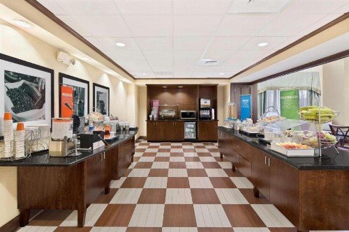 Hampton Inn And Suites Savannah-Airport - image 2