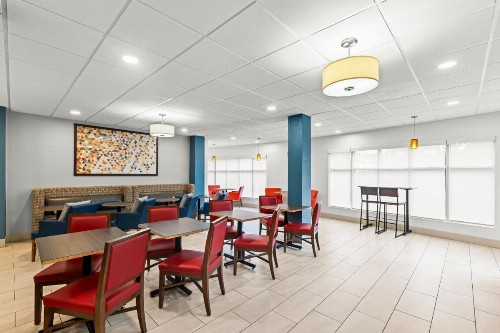 Holiday Inn Express Hotel & Suites Savannah Midtown an IHG Hotel - image 12