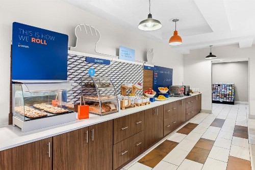 Holiday Inn Express Hotel & Suites Savannah Midtown an IHG Hotel - image 35