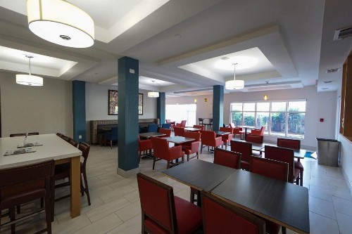 Holiday Inn Express Hotel & Suites Savannah Midtown an IHG Hotel - image 37