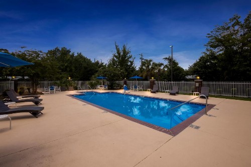 Holiday Inn Express Hotel & Suites Savannah Midtown an IHG Hotel - image 40