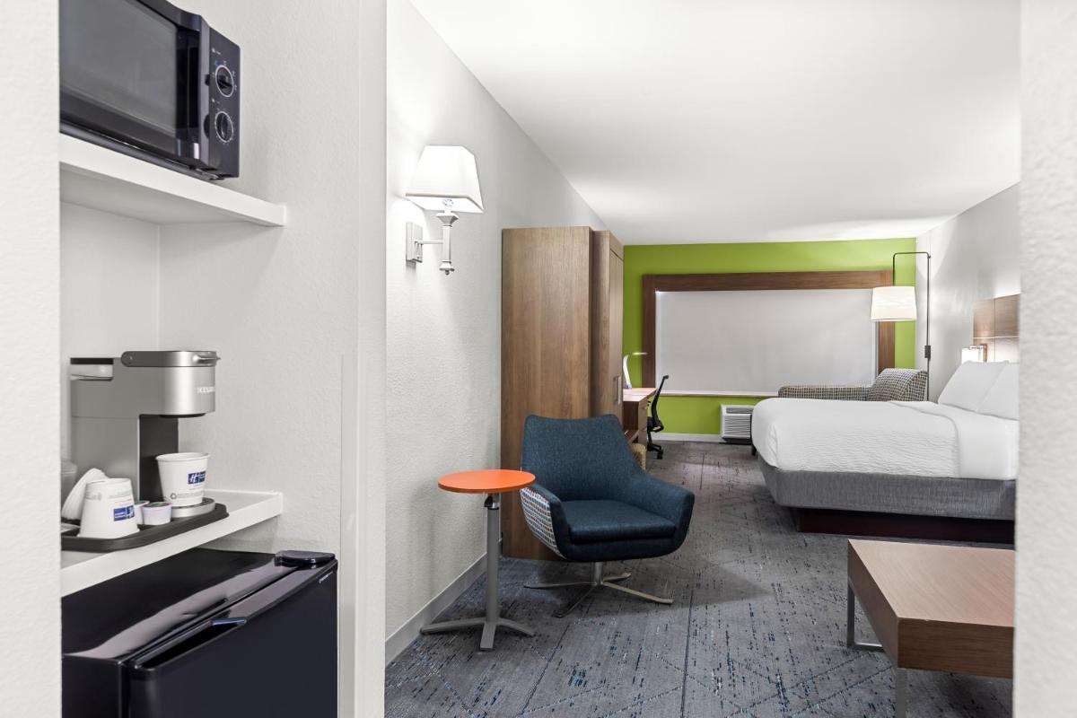 Holiday Inn Express Hotel & Suites Savannah Midtown an IHG Hotel - image 7