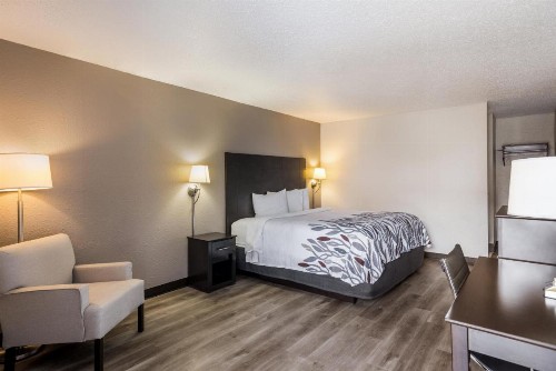Red Roof Inn Savannah – Southside/Midtown - image 5