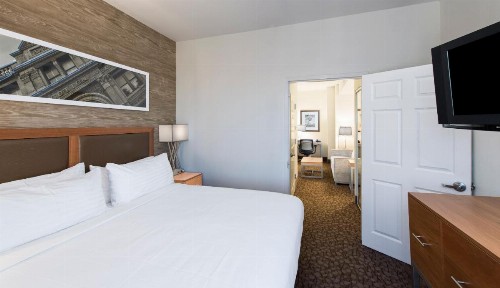 Holiday Inn Savannah Historic District an IHG Hotel - image 27